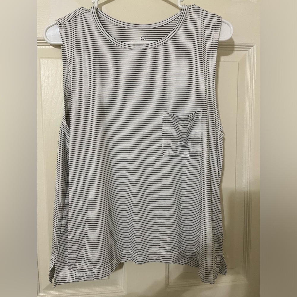 GAP Gray Sleeveless Muscle Tee